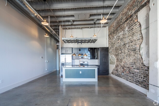 2 bed 2 bath - 1780 sqft