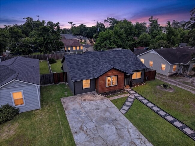 Photo - 3863 Arbor St