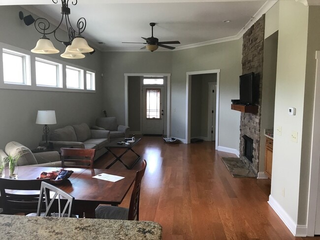 Photo - 263 Solamere Ln