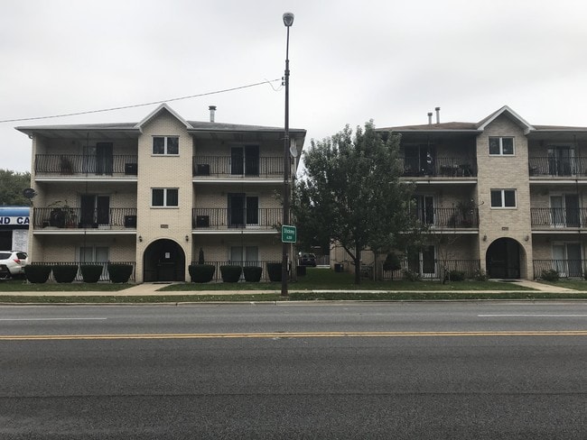 Building Photo - 4453 S Harlem Ave Unit 2A