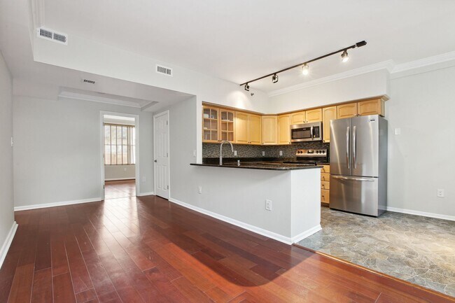 Photo - Move In Special! Logan Circle/ Dupont! Ava... Unit 202