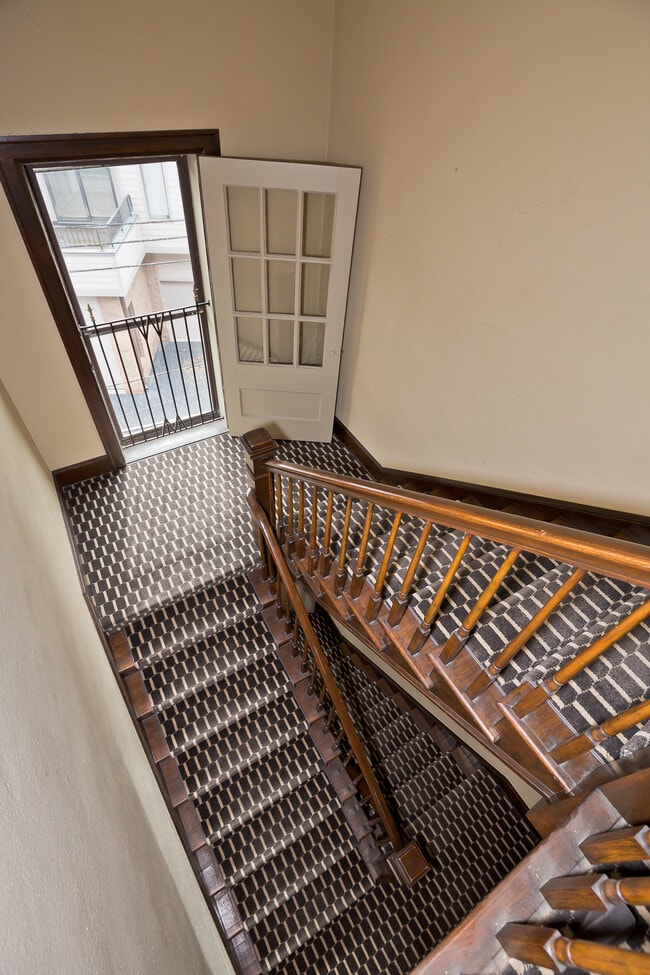 Photo - 327 Southfield Rd Unidad #3BS