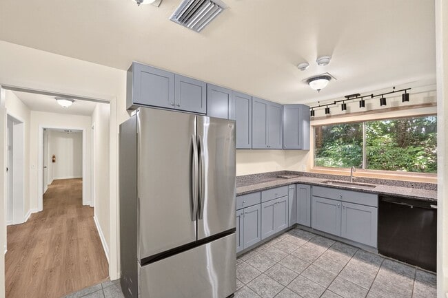 1000 SW 9th St