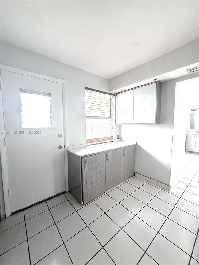 Photo - 1601 NE 191st St Unidad B113