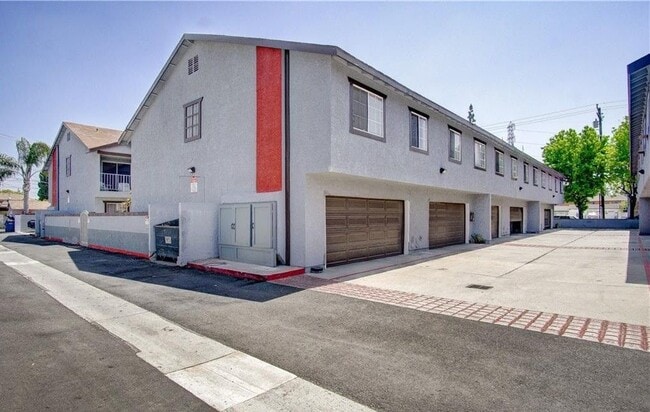 Photo - 7947 Garfield Ave Unidad F