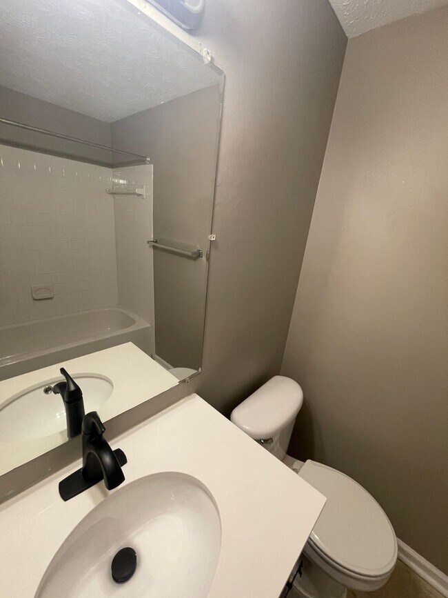 2 bedroom/2 bath condo in Glen Allen!!! For Rent in Glen Allen, VA