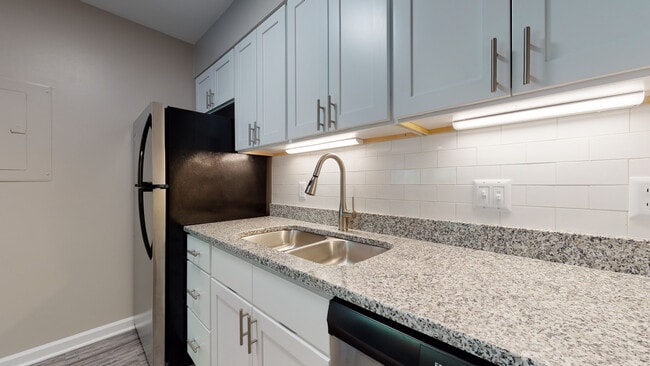 Photo - 3116 Hillsborough