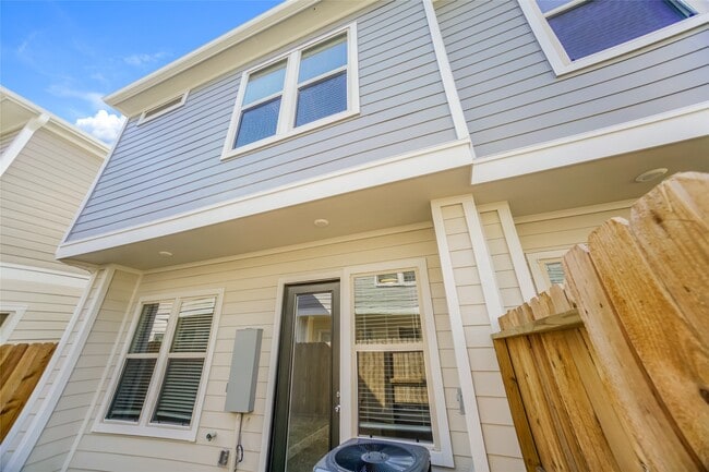 Photo - 5106 Royal Heath Dr