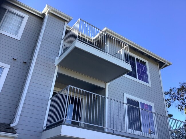 Photo - 604 N Bagby Dr