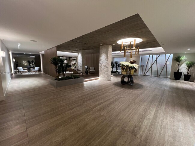 Photo - 2301 Collins Ave Unit 632