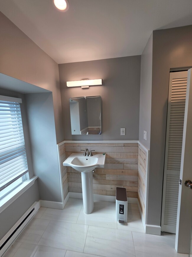 Photo - 5375 Wingohocking Terrace Unit Fl. 3