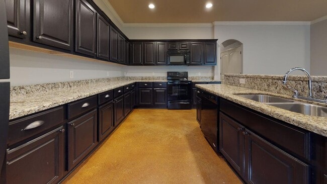 Photo - 3211 Sergeant Dr