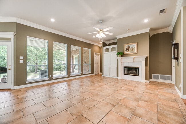 Photo - 8911 Hickory Hill Dr