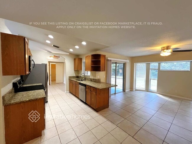 Photo - 1070 SW Aurelia Ave