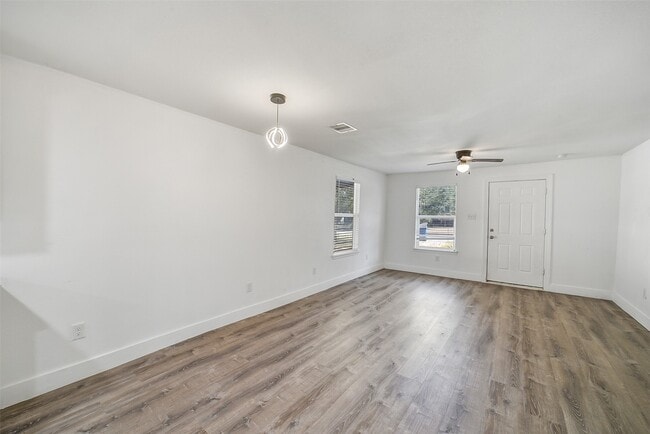 Photo - 307 Penick Rd