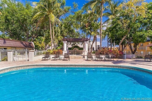 Building Photo - 10431 N Kendall Dr Unit D314