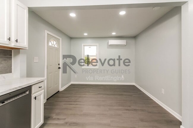 Photo - 129 S Old Church St