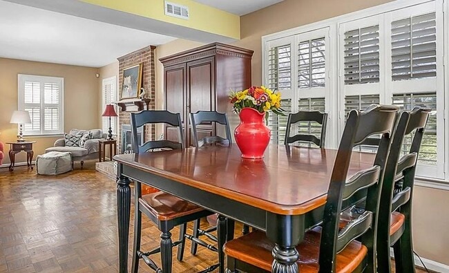 Photo - 3107 Selwyn Farms Ln