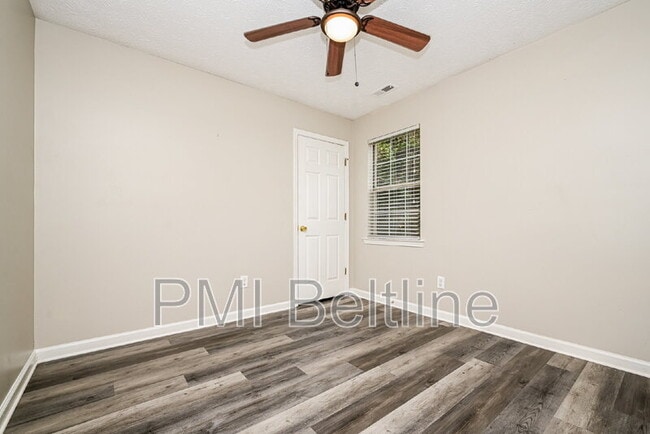 Photo - 819 Sweetwater Way