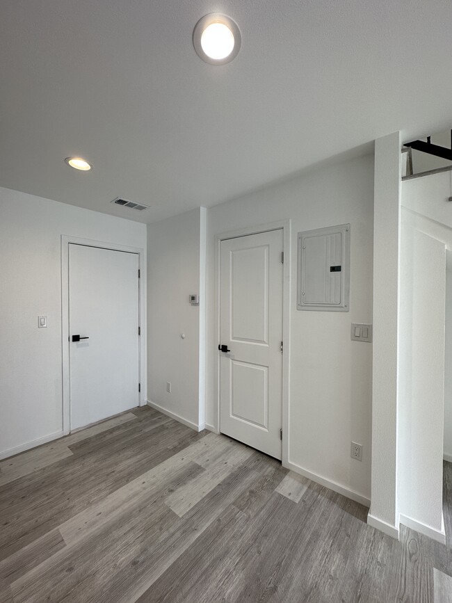 Photo - 202 S Rose Ave