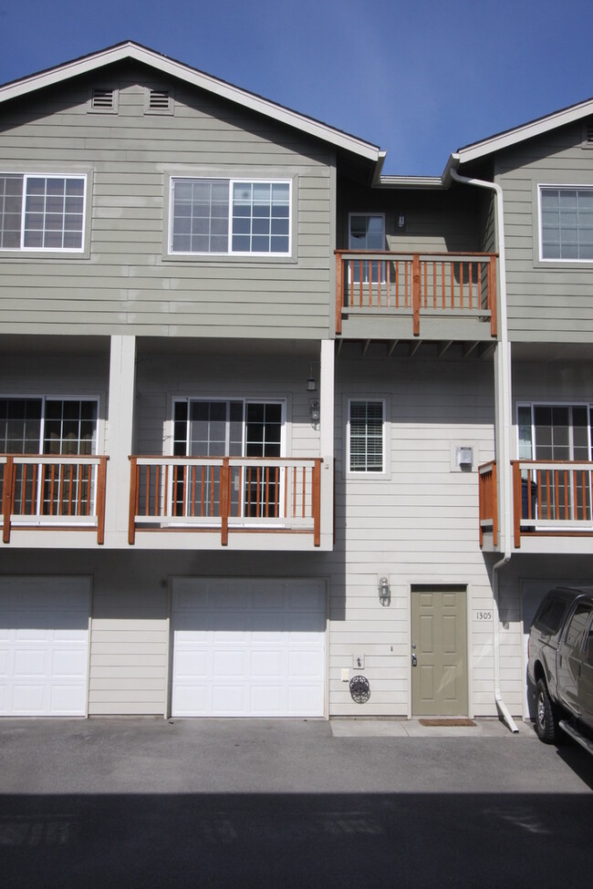 2 Bedroom Townhouse near Downtown Anchorage - 2 Bedroom Townhouse near Downtown Anchorage