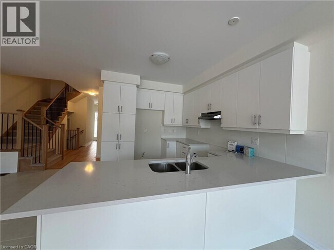 Photo - 63 Manuel St