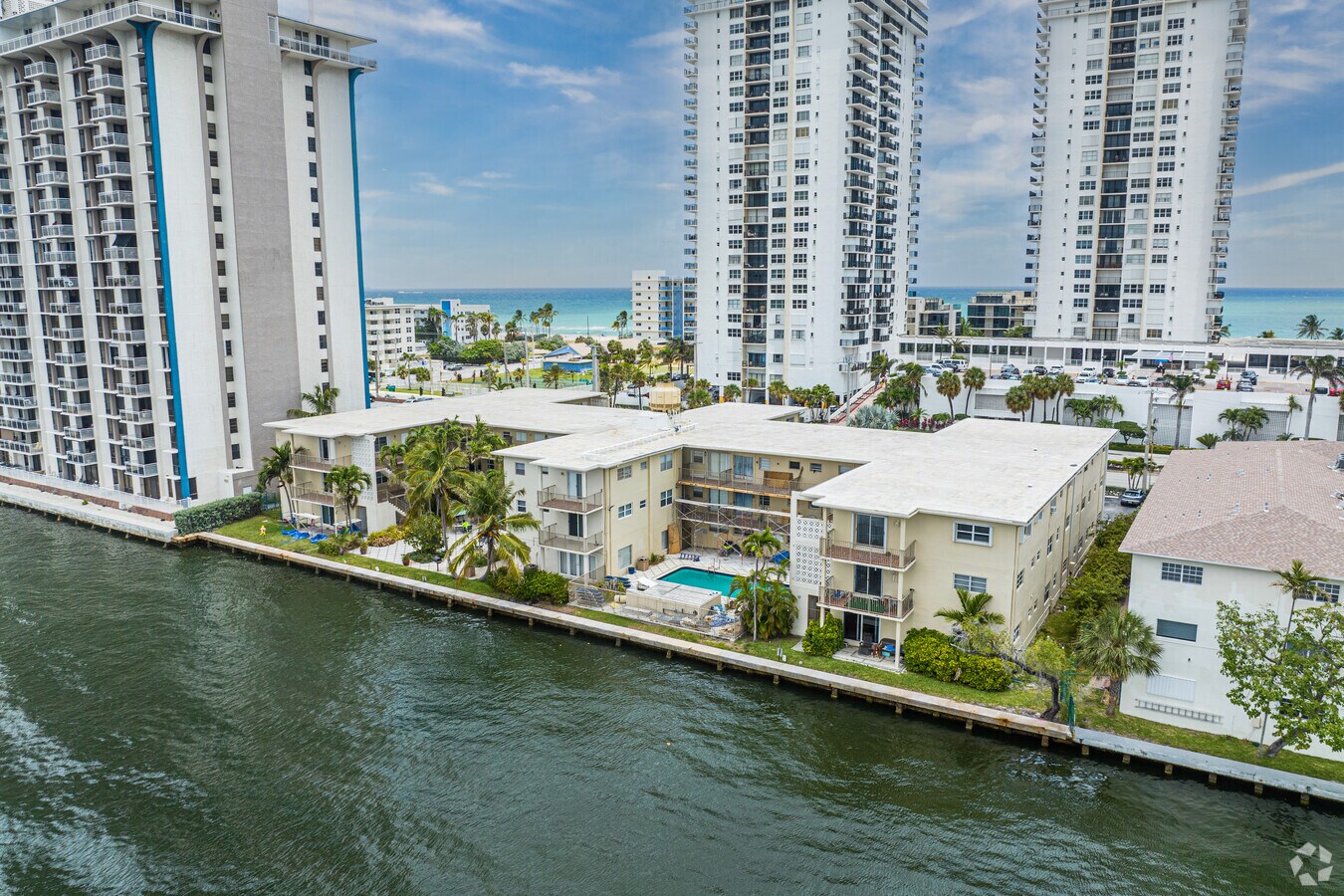 Apartamentos - The Waterway at Hollywood Beach