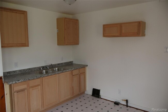 Photo - 10934 Marne St