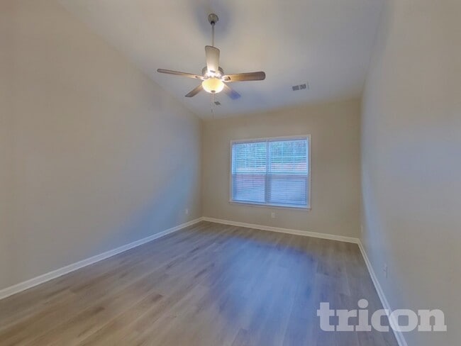 Photo - 158 Eventine Way