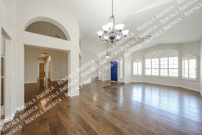 Photo - 1635 W Wisteria Dr
