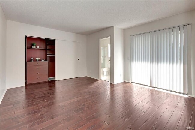Photo - 25245 Tanoak Ln