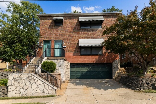 Photo - Spacious 3 Bedroom in Webster Groves Unit 2FL