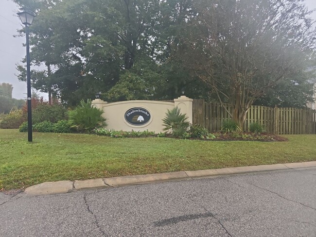 Photo - 3 bedroom, 2 bath home in a great area nea...