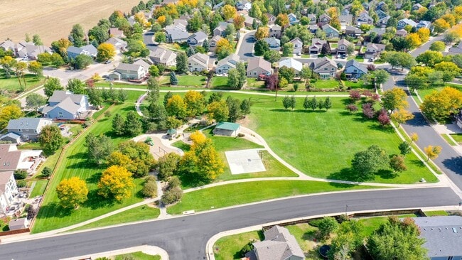 Building Photo - Stunning 3bd 3.5ba Home in the Mariana Butte Neighborhood