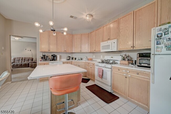Photo - 408 Kensington Ln