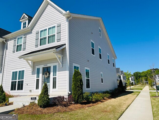 Photo - 1532 Henry St SW