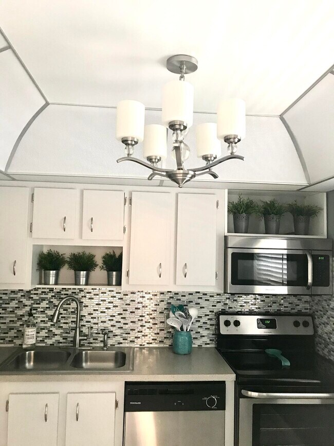 1010 Country Club Dr Unit 206