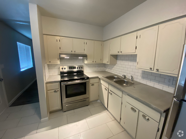 Building Photo - 3737 E 27th Pl Rental