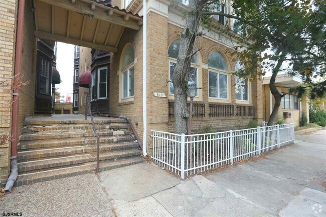 Building Photo - 4011 Atlantic Ave Unit 1 Rental