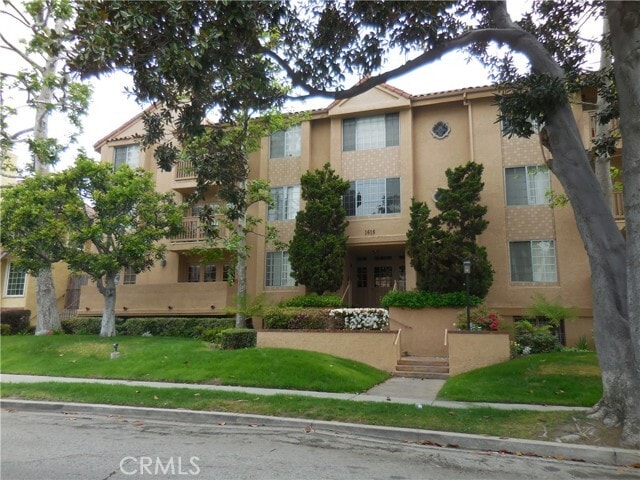 Building Photo - 1616 S Barrington Ave Unit 107