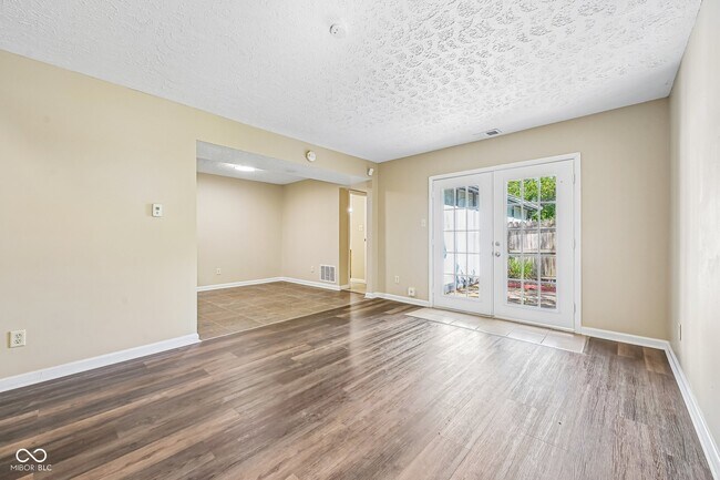 3724 Tudor Park Dr