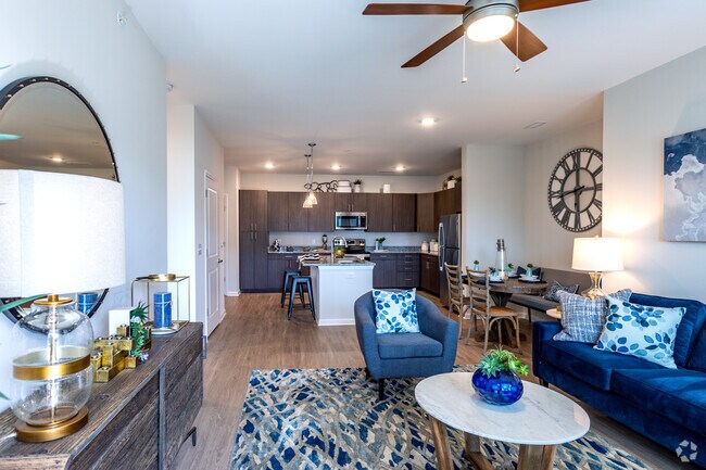 1BR, 1BA - 828 SF