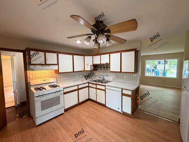Photo - 7726 Durbin St