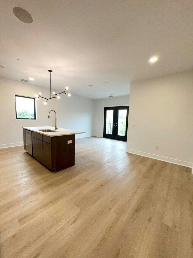 Photo - 85 W High St Unit 3F