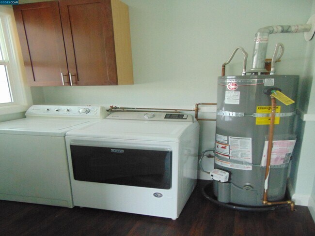 Photo - 2550 Clinton Ave