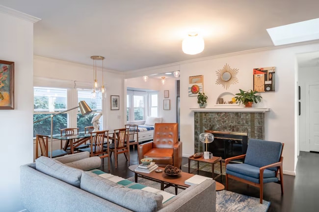 Photo - 829 Superba Ave