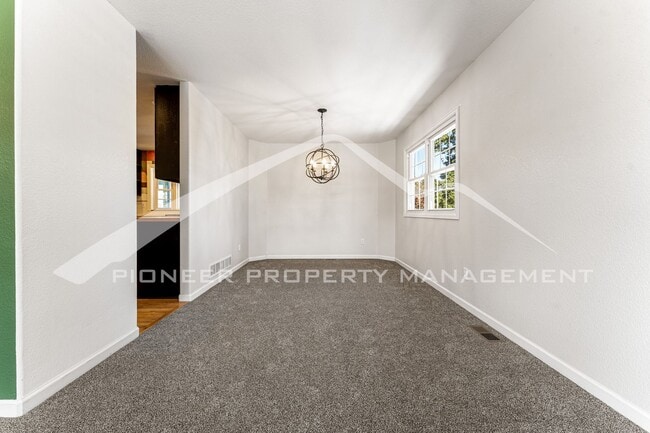 Photo - Beautiful Home with Fenced Back Yard and Cozy Fireplace