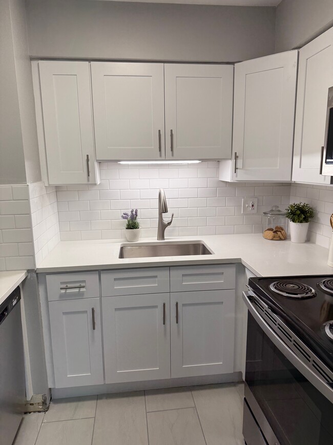 Photo - Circle Court