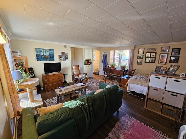 Building Photo - 29 Forest St Unit 1