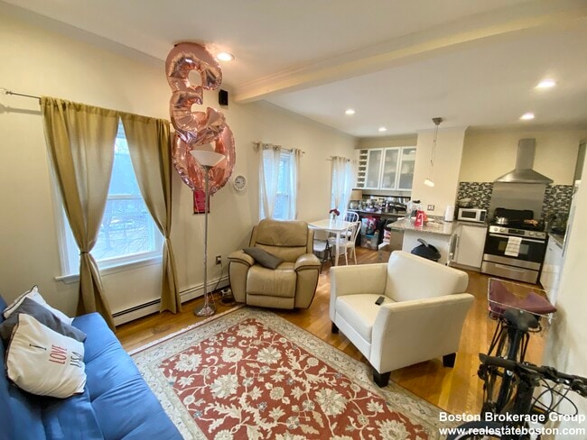 Photo - 174 Bolton St Unidad #3